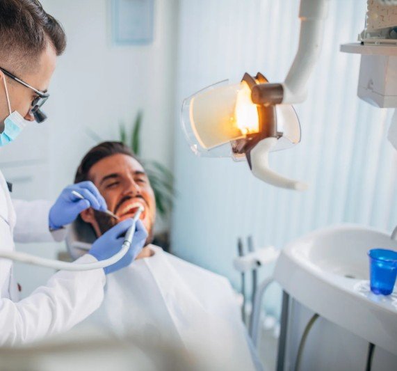 Aplicación de fluor en Medellín - Clínica Be Dharma - Be Dharma Dental