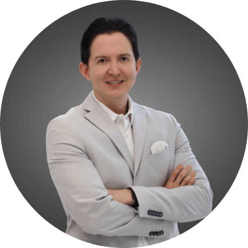 Dr. David Delgado Cirujano Plástico y director de Clínica Be Dharma en Torre Médica Oviedo - Medellín