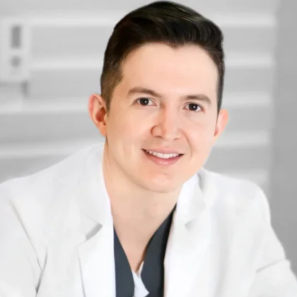 Dr. David Delgado, plastic and aesthetic surgeon at Be Dharma Clinic