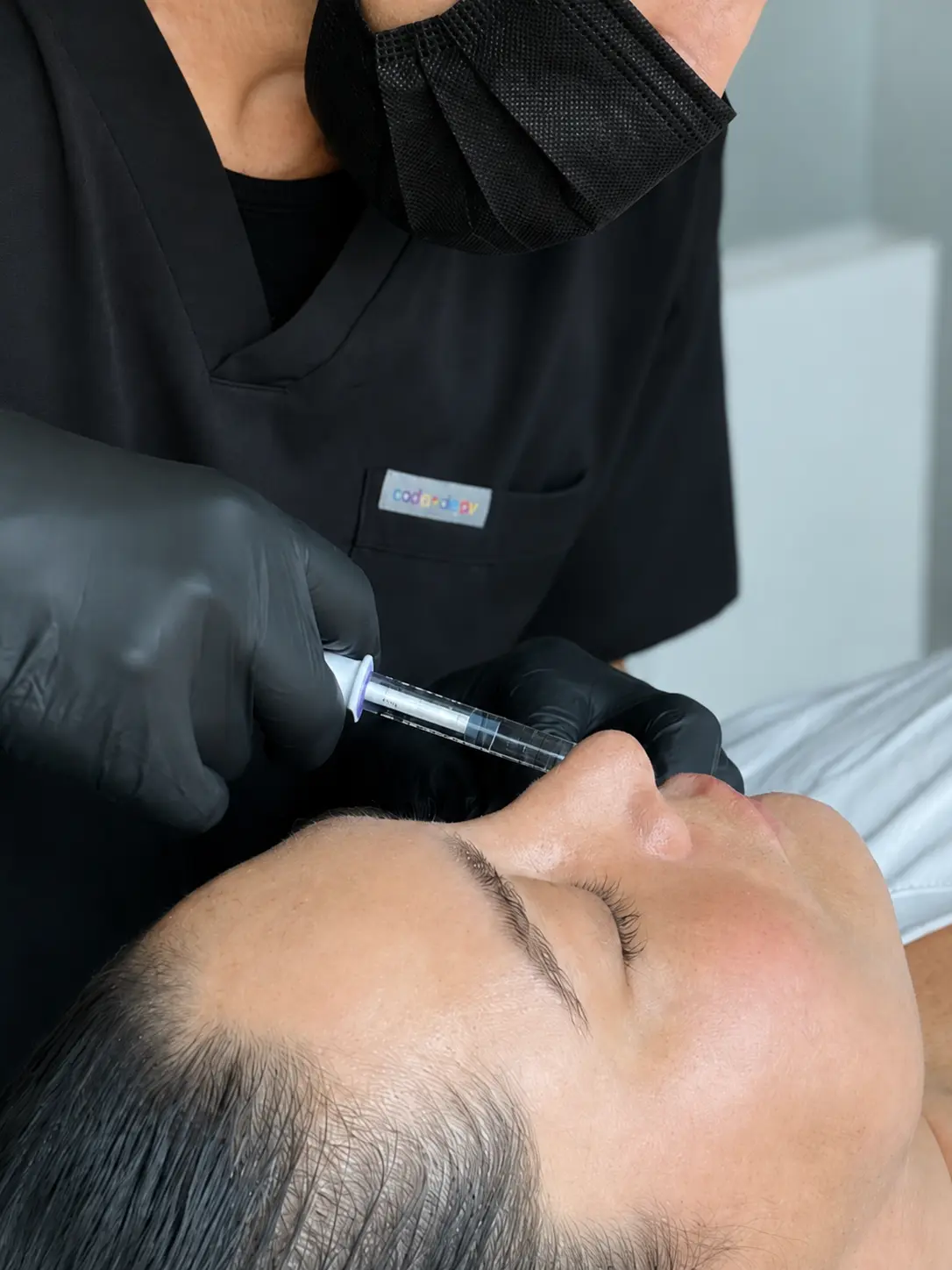 Rinomodelación con ácido hialurónico en Medellín - Clínica estética Be Dharma
